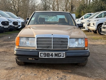 Used Mercedes-Benz E-Class 1984 for sale - 75333152: Photo