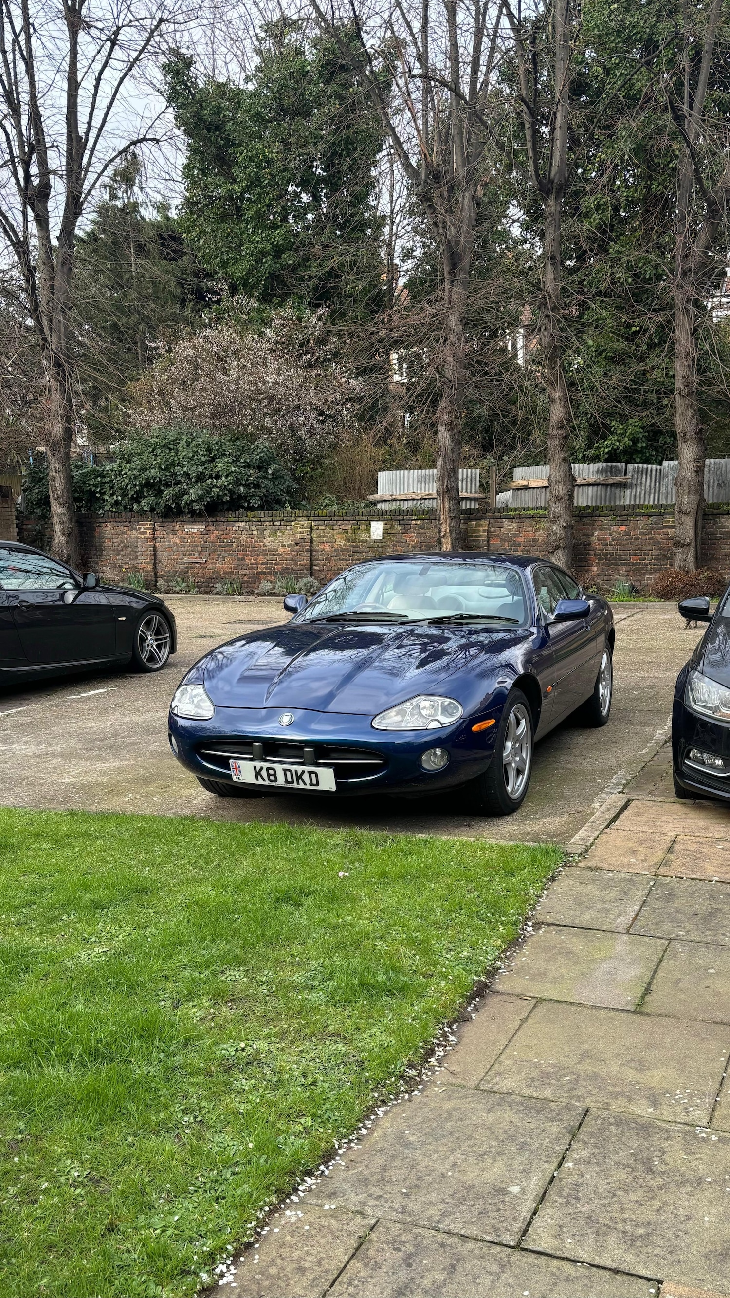 Used Jaguar XK8 2001 for sale - 77702877: Photo 2