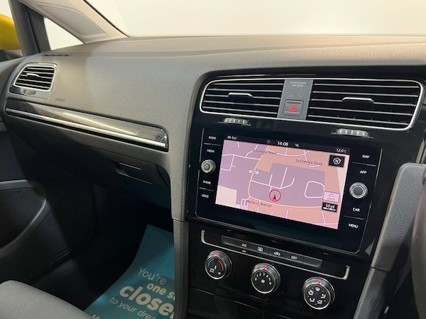 Used Volkswagen Golf 2017 for sale - 76014789: Photo 32