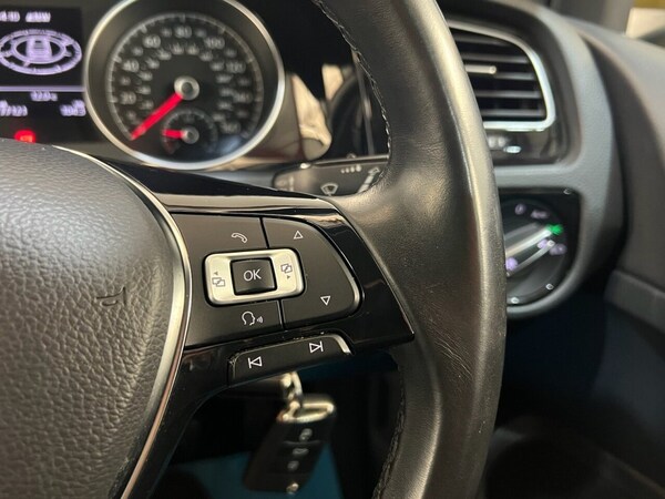 Used Volkswagen Golf 2017 for sale - 76014789: Photo 39