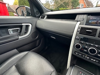 Used Land Rover Discovery Sport 2018 for sale - 78363695: Photo