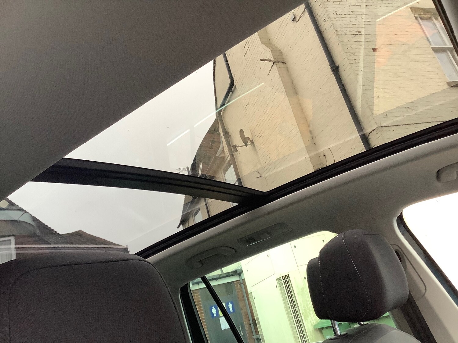 Used Volkswagen Tiguan 2021 for sale - 77702687: Photo 10