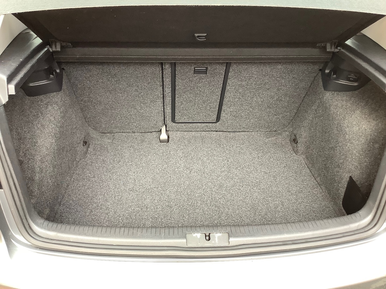 Used Volkswagen Golf 2010 for sale - 77739976: Photo 7