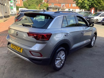 Used Volkswagen T-Roc 2023 for sale - 79349790: Photo