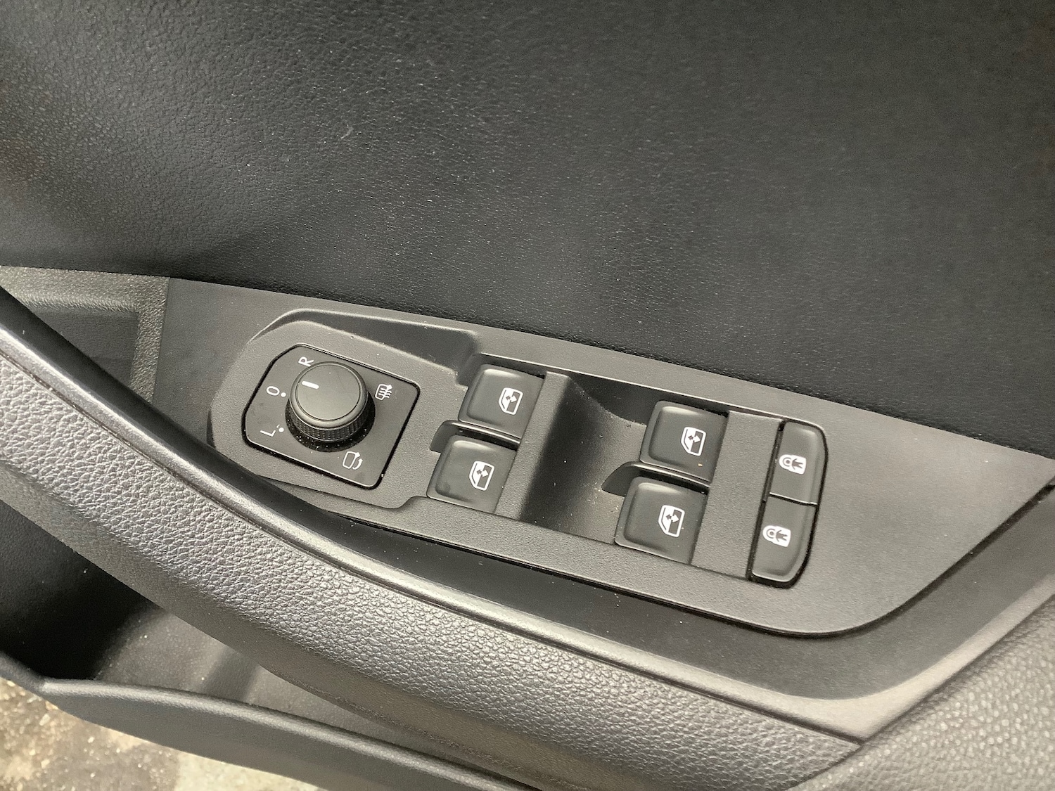 Used Skoda Karoq 2024 for sale - 76623637: Photo 11