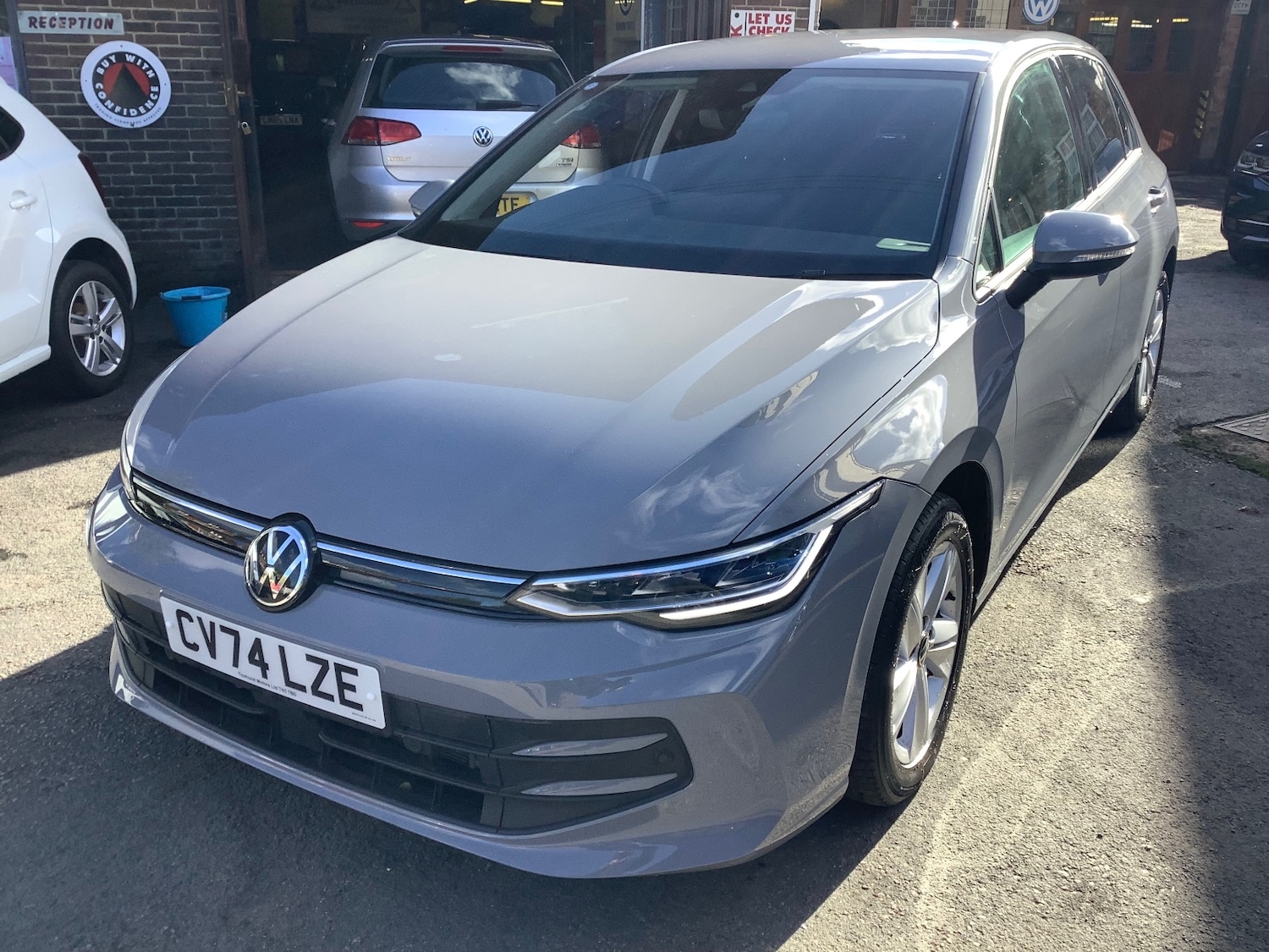 Used Volkswagen Golf 2024 for sale - 76366478: Photo 1