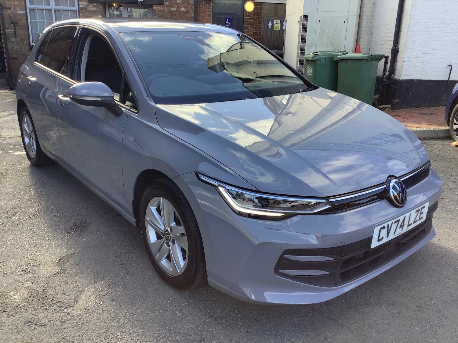 Used Volkswagen Golf 2024 for sale - 76366478: Photo 5