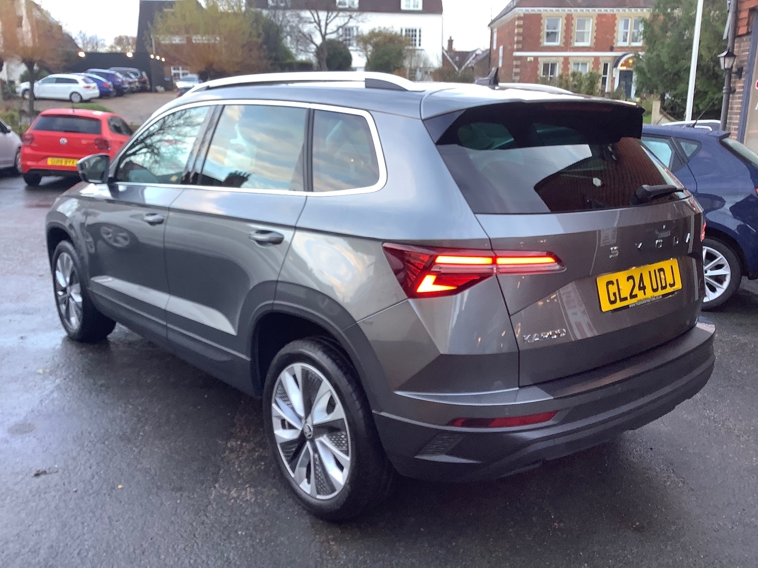 Used Skoda Karoq 2024 for sale - 76796362: Photo 2
