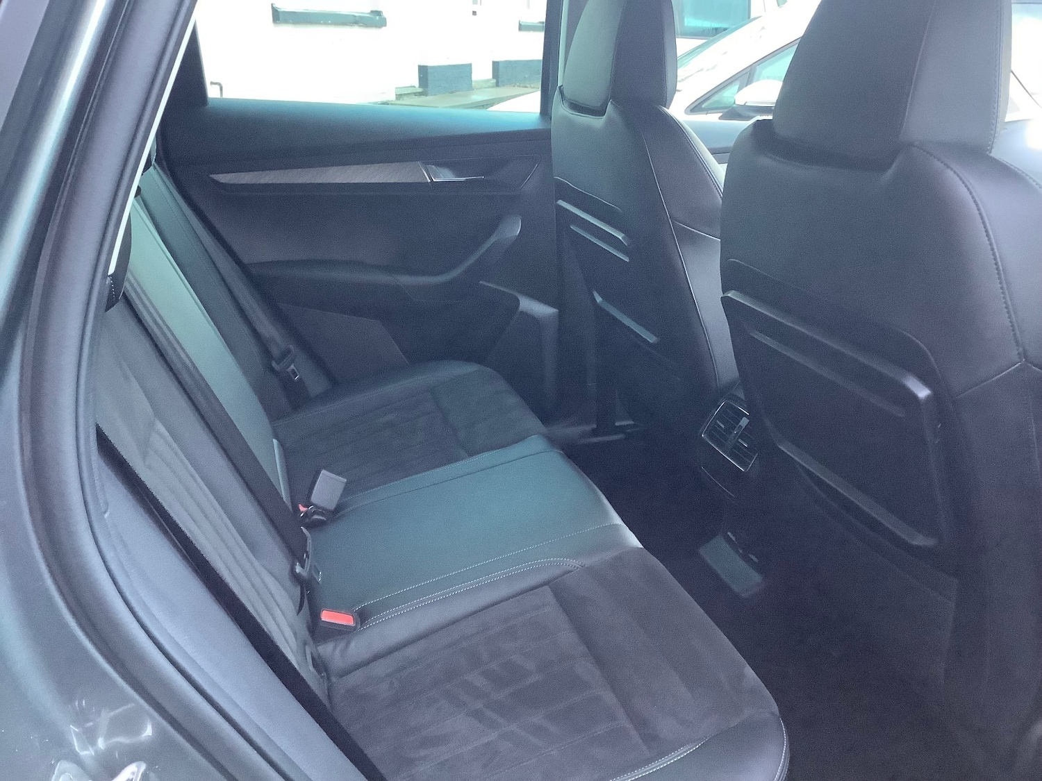 Used Skoda Karoq 2024 for sale - 76796362: Photo 9