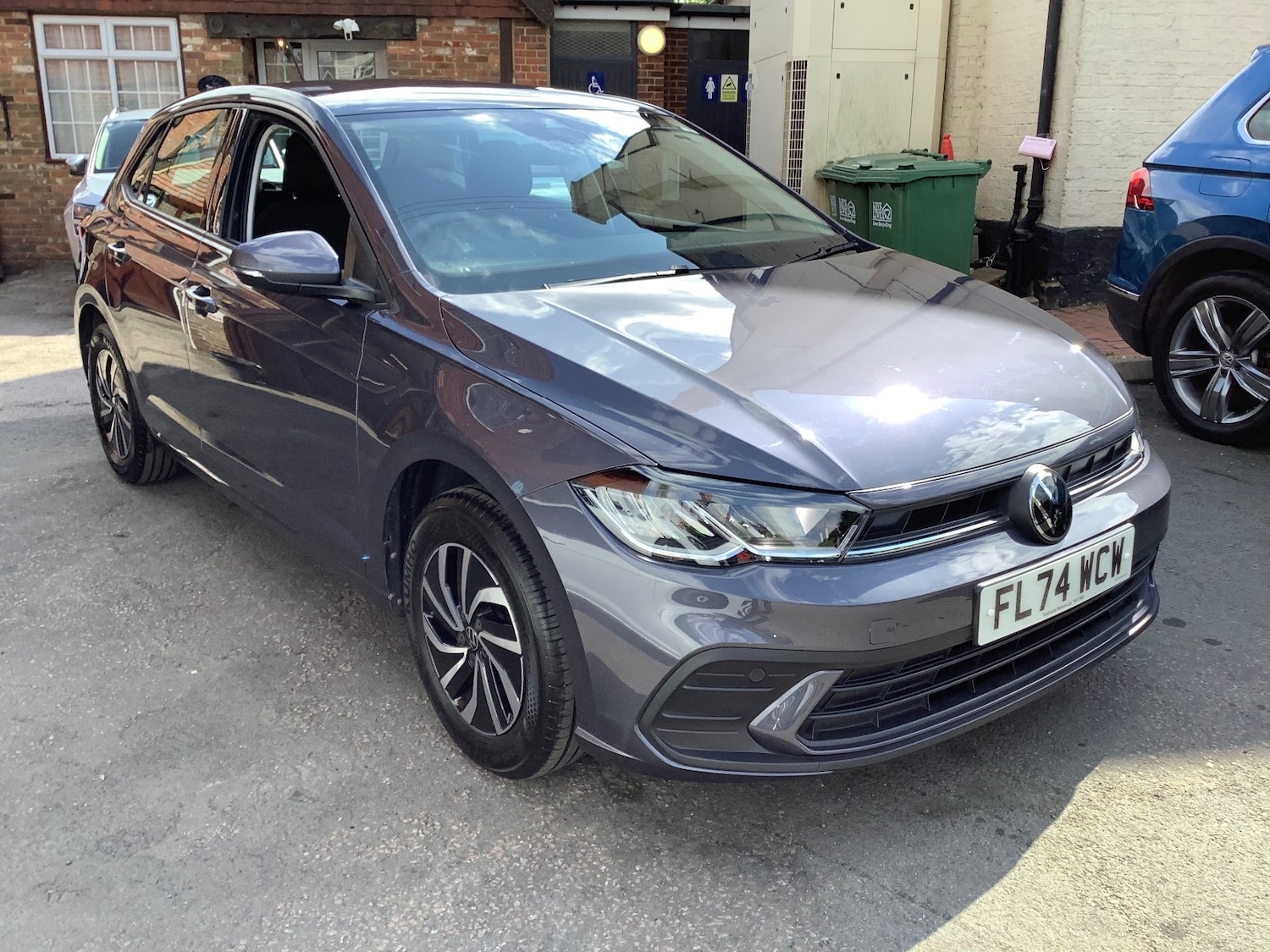 Used Volkswagen Polo 2024 for sale - 76276752: Photo 5