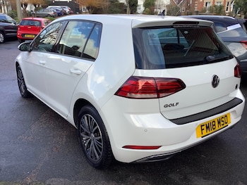 Used Volkswagen Golf 2018 for sale - 77235488: Photo