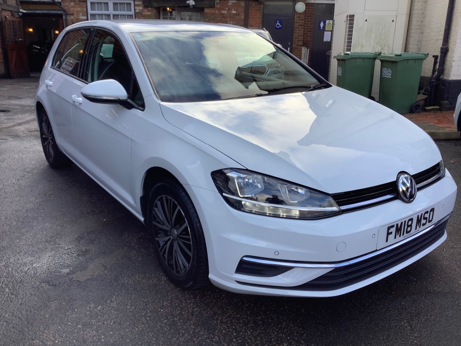 Used Volkswagen Golf 2018 for sale - 77235488: Photo 5