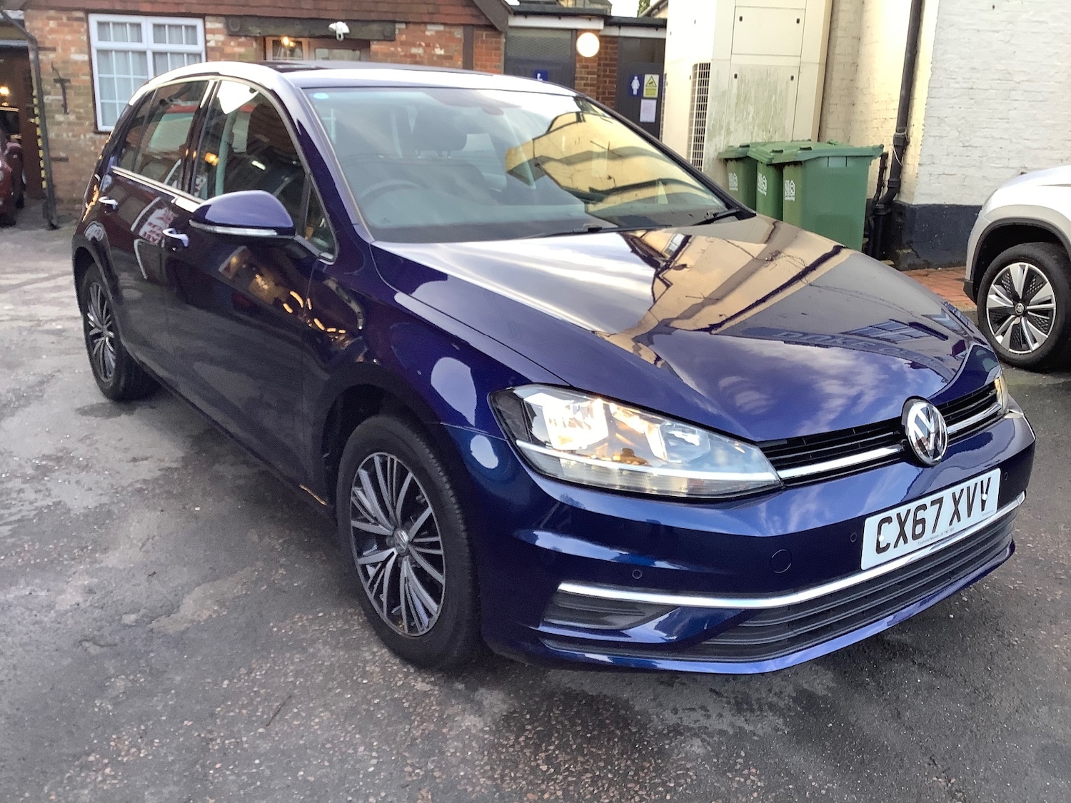 Used Volkswagen Golf 2017 for sale - 77010282: Photo 5