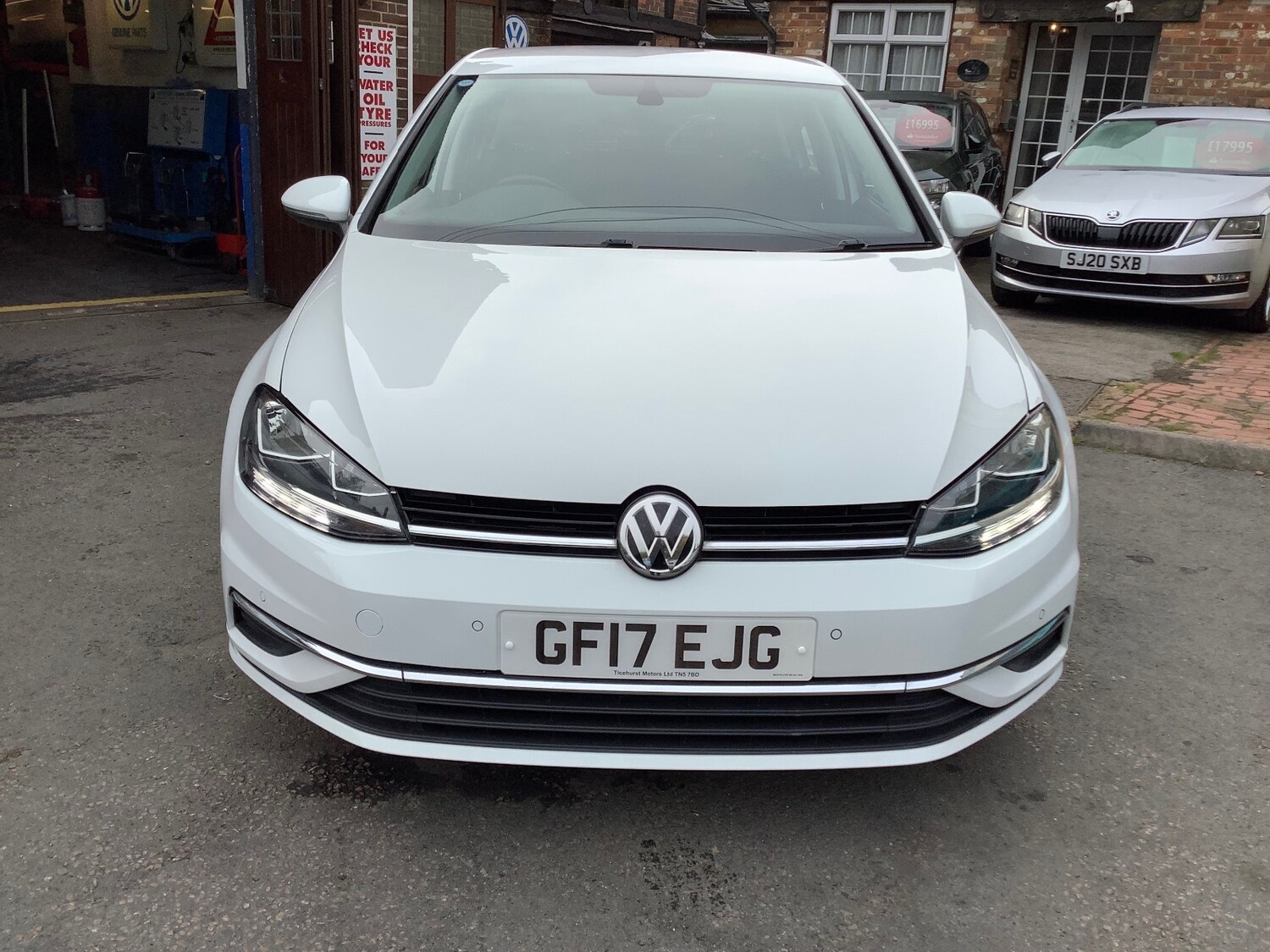 Used Volkswagen Golf 2017 for sale - 76312460: Photo 6