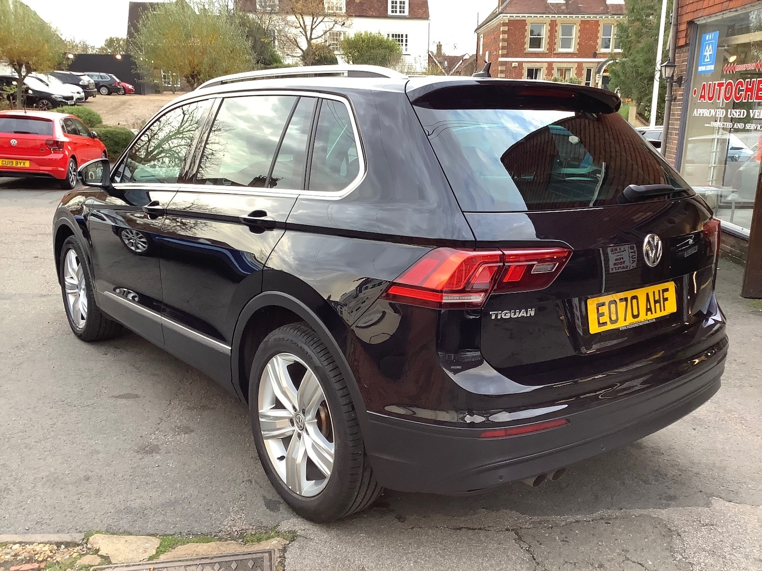 Used Volkswagen Tiguan 2020 for sale - 76544610: Photo 2