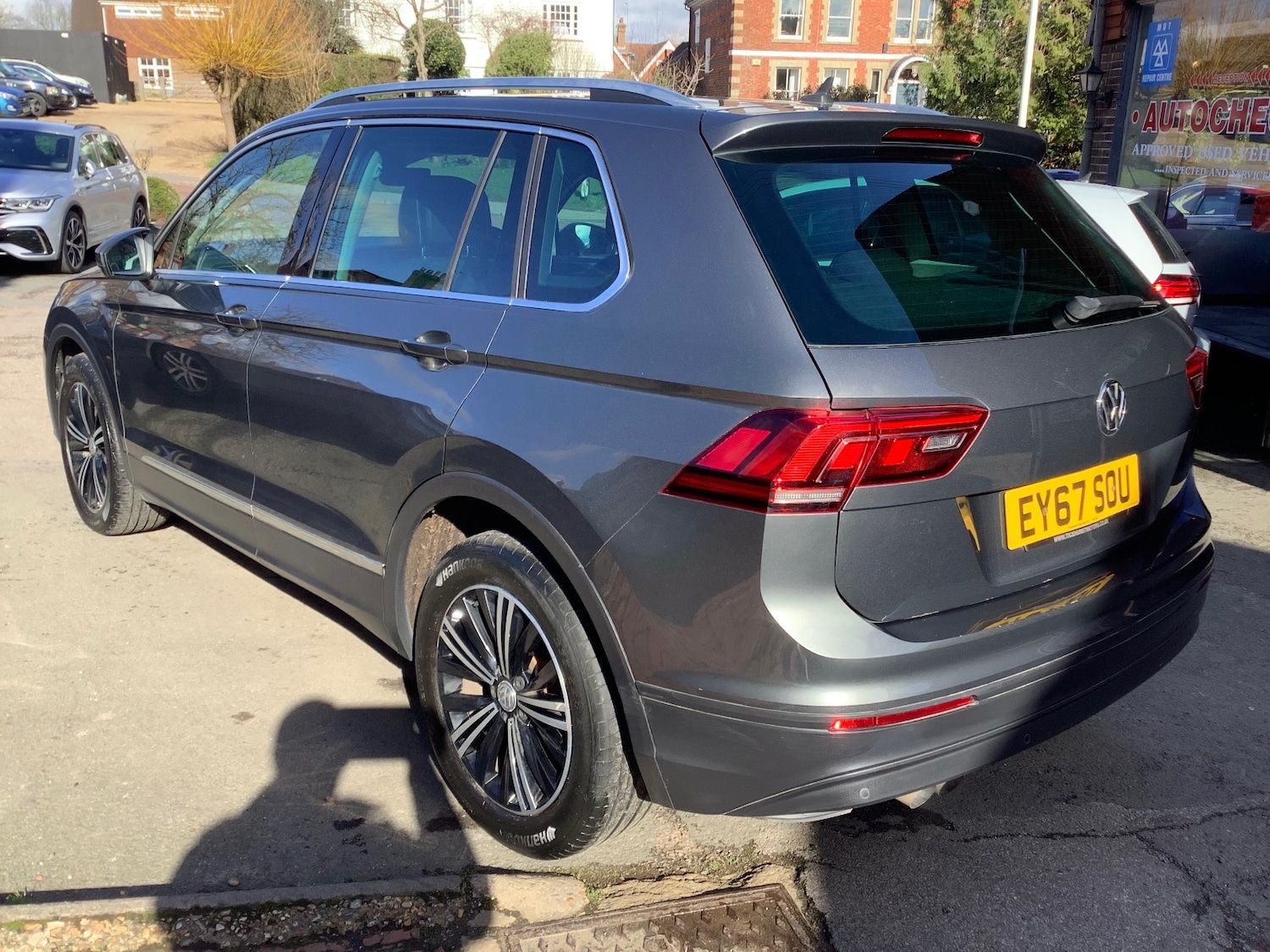 Used Volkswagen Tiguan 2017 for sale - 77702713: Photo 2
