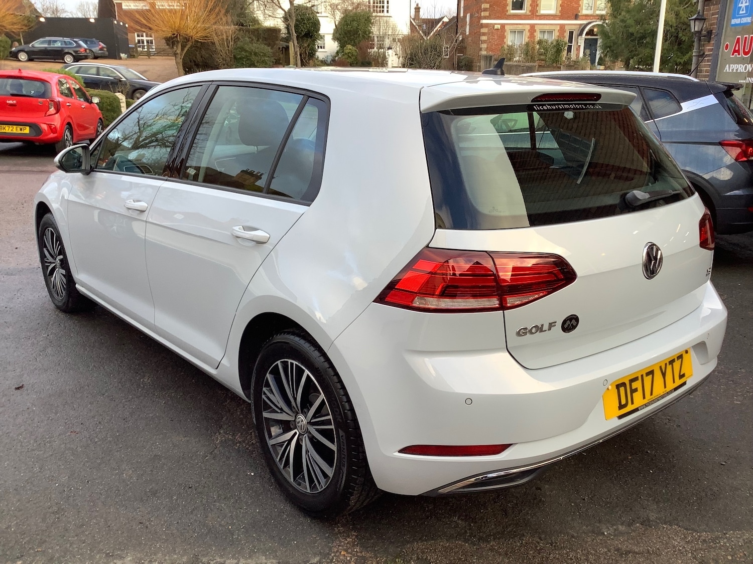 Used Volkswagen Golf 2017 for sale - 77269332: Photo 2