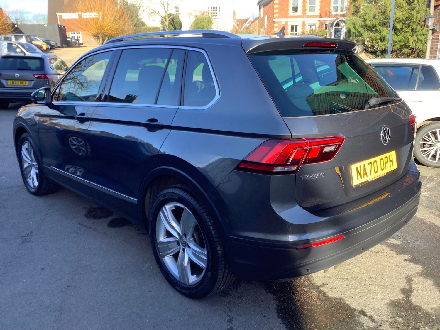 Used Volkswagen Tiguan 2020 for sale - 77442525: Photo 2