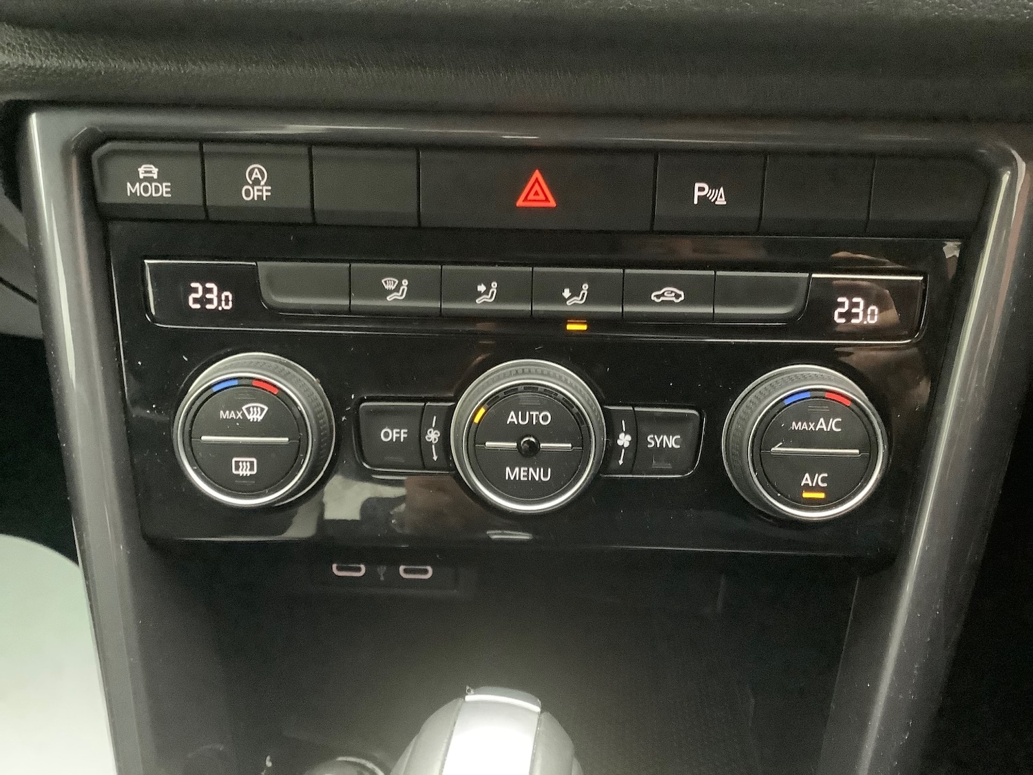 Used Volkswagen T-Roc 2021 for sale - 76652367: Photo 16