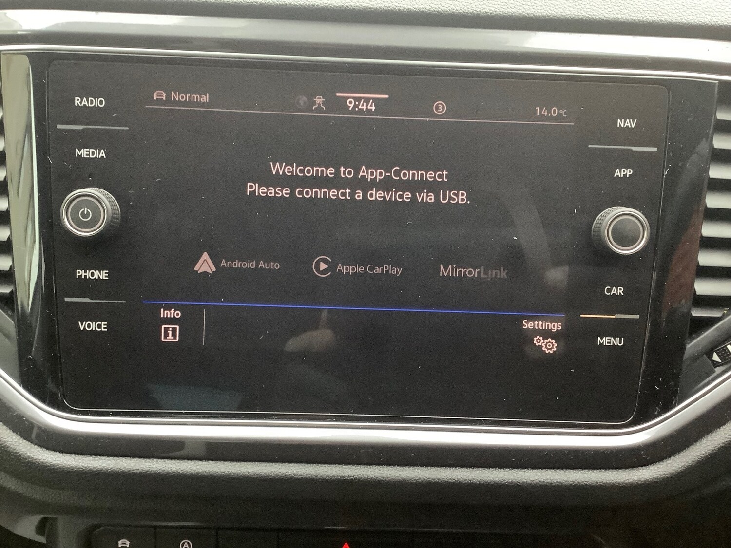 Used Volkswagen T-Roc 2021 for sale - 76652367: Photo 19