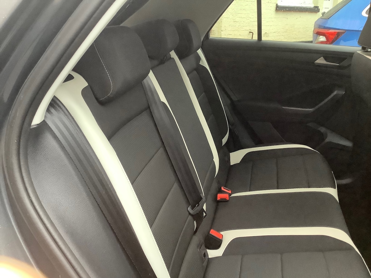 Used Volkswagen T-Roc 2021 for sale - 76652367: Photo 8