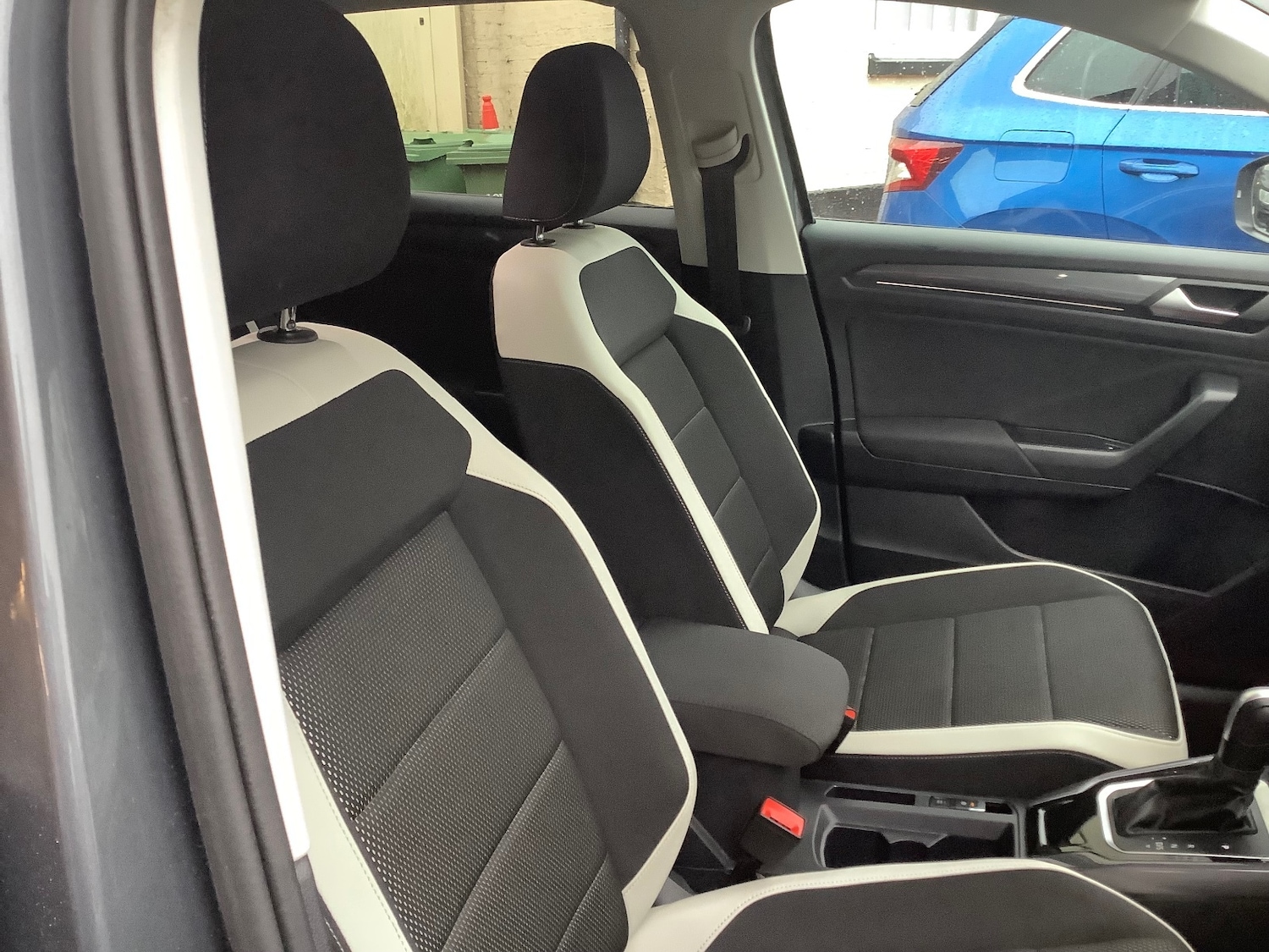 Used Volkswagen T-Roc 2021 for sale - 76652367: Photo 9