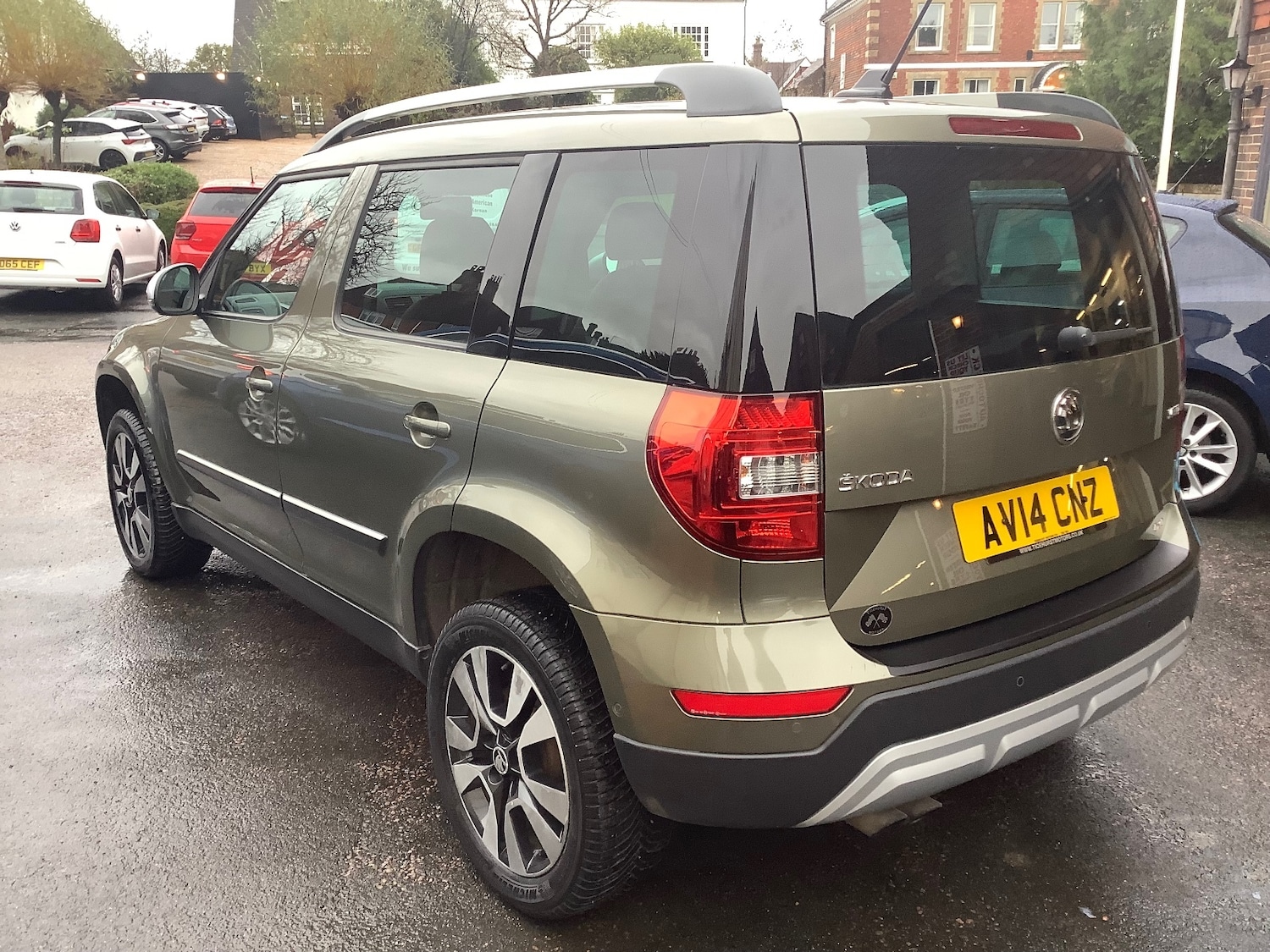 Used Skoda Yeti 2014 for sale - 76927887: Photo 2