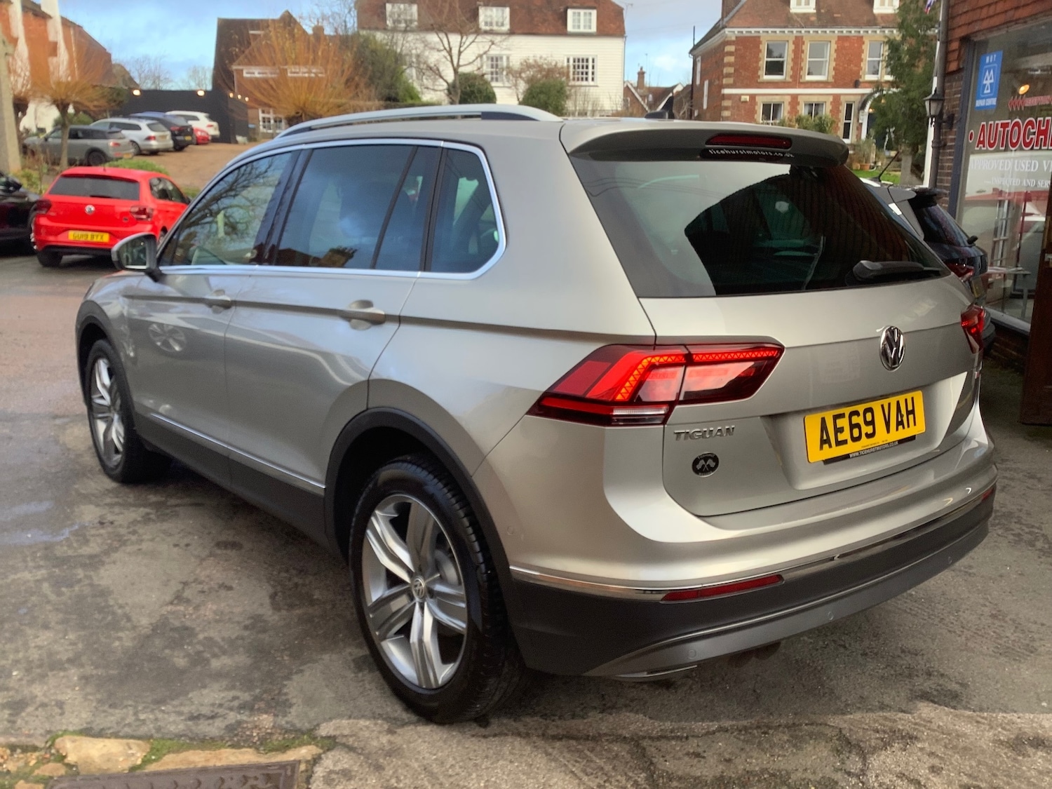 Used Volkswagen Tiguan 2019 for sale - 76921942: Photo 2
