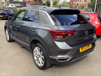 Used Volkswagen T-Roc 2021 for sale - 78370407: Photo