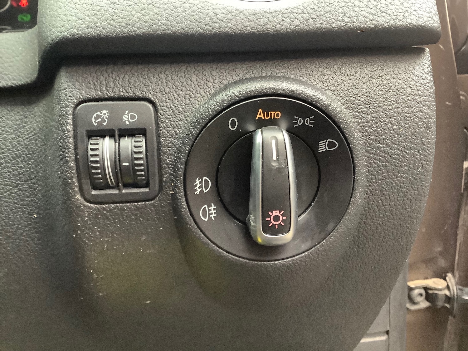 Used Volkswagen Tiguan 2015 for sale - 76766085: Photo 14