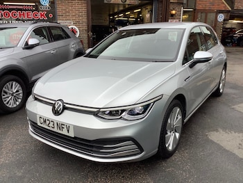 Volkswagen - Golf