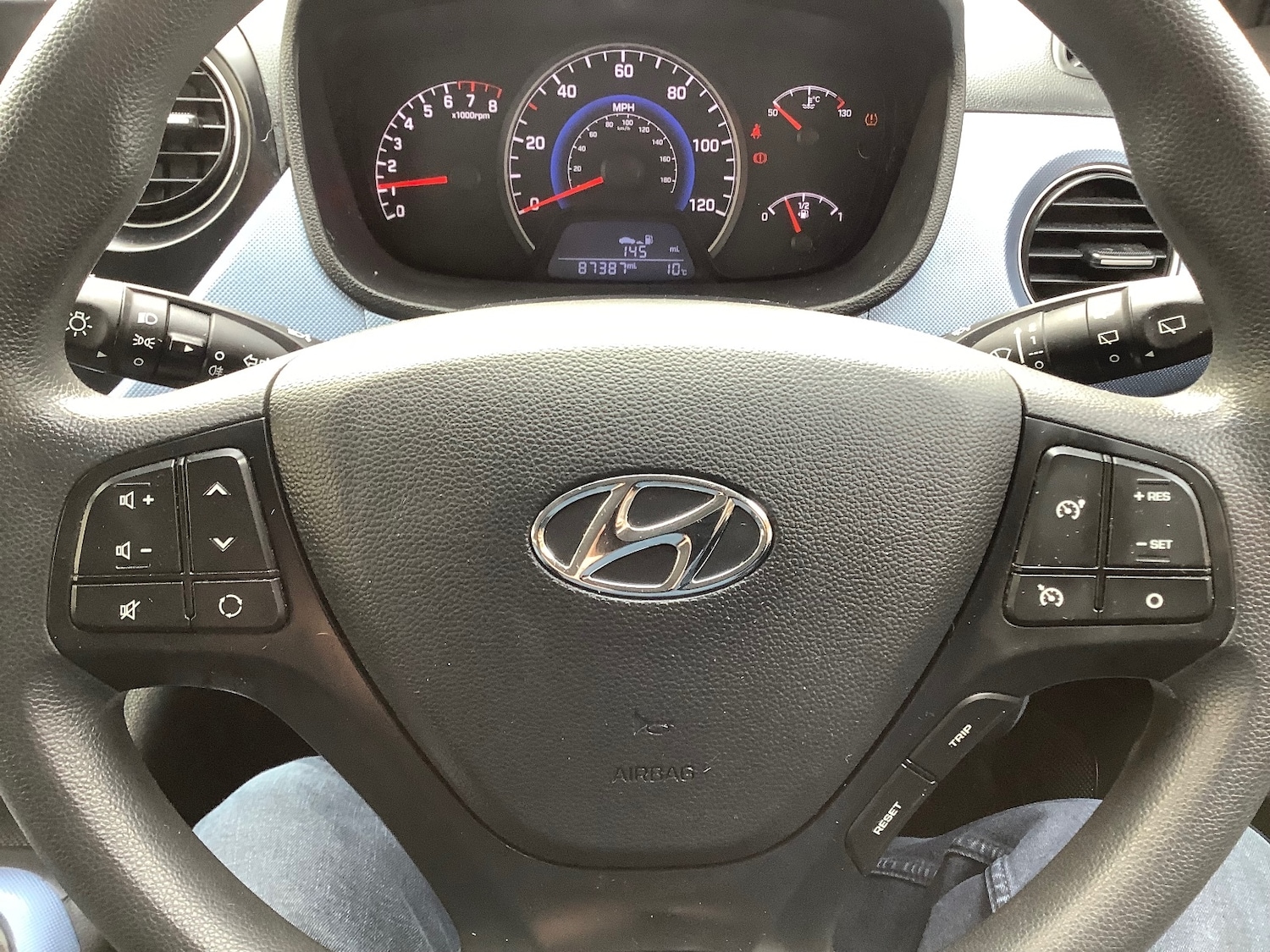 Used Hyundai i10 2014 for sale - 77457780: Photo 12