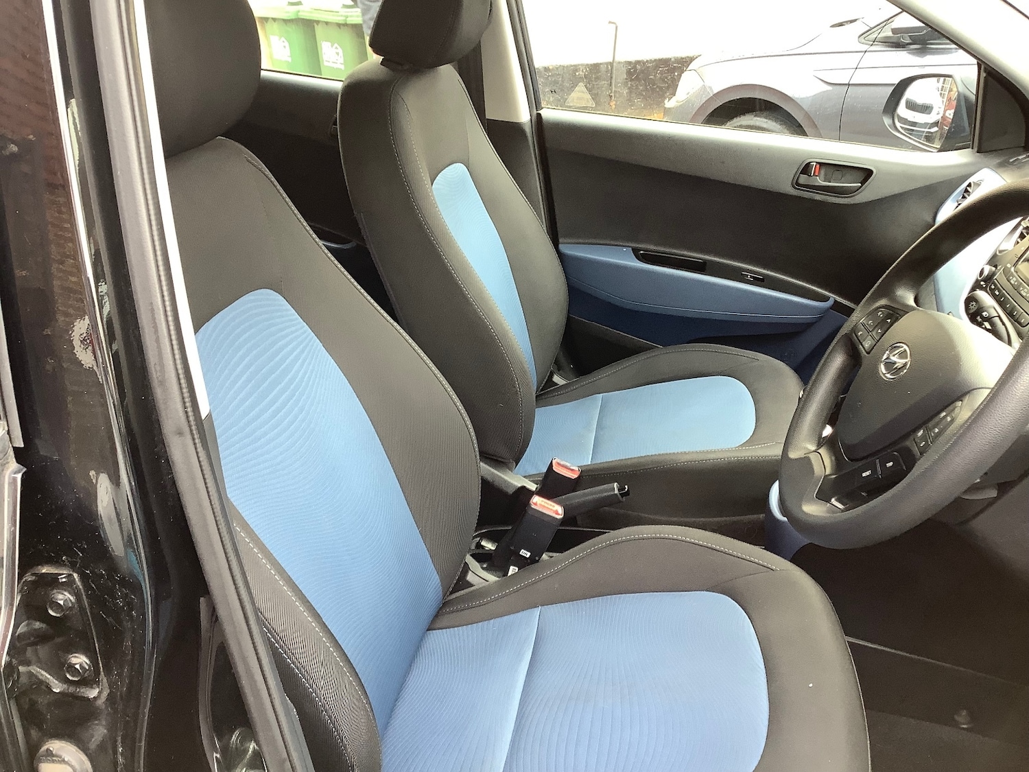 Used Hyundai i10 2014 for sale - 77457780: Photo 9