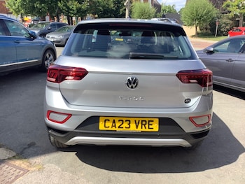 Used Volkswagen T-Roc 2023 for sale - 75395896: Photo