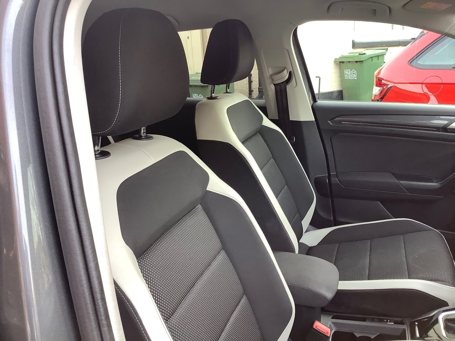 Used Volkswagen T-Roc 2021 for sale - 77979032: Photo 9