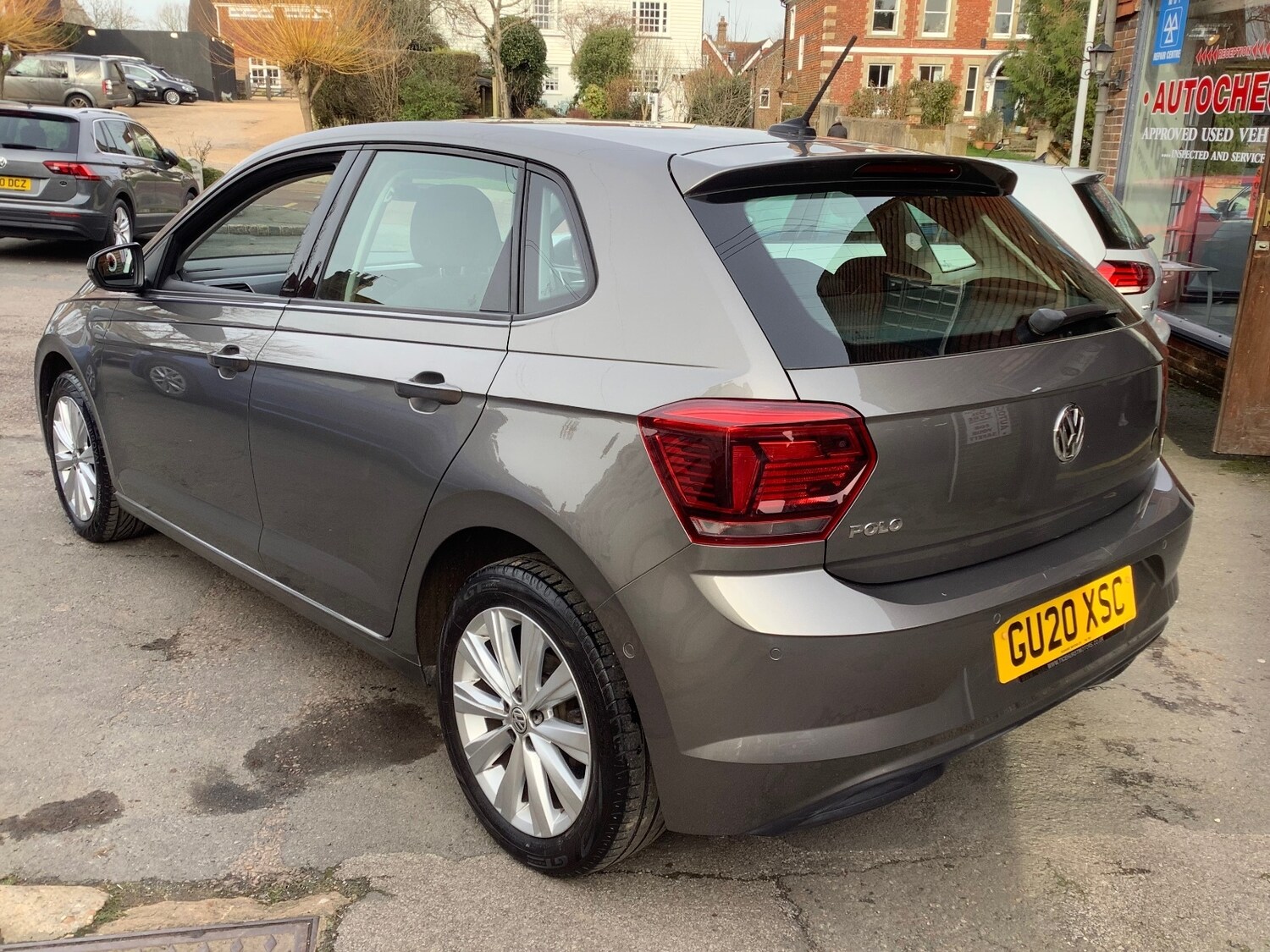 Used Volkswagen Polo 2020 for sale - 77588592: Photo 2