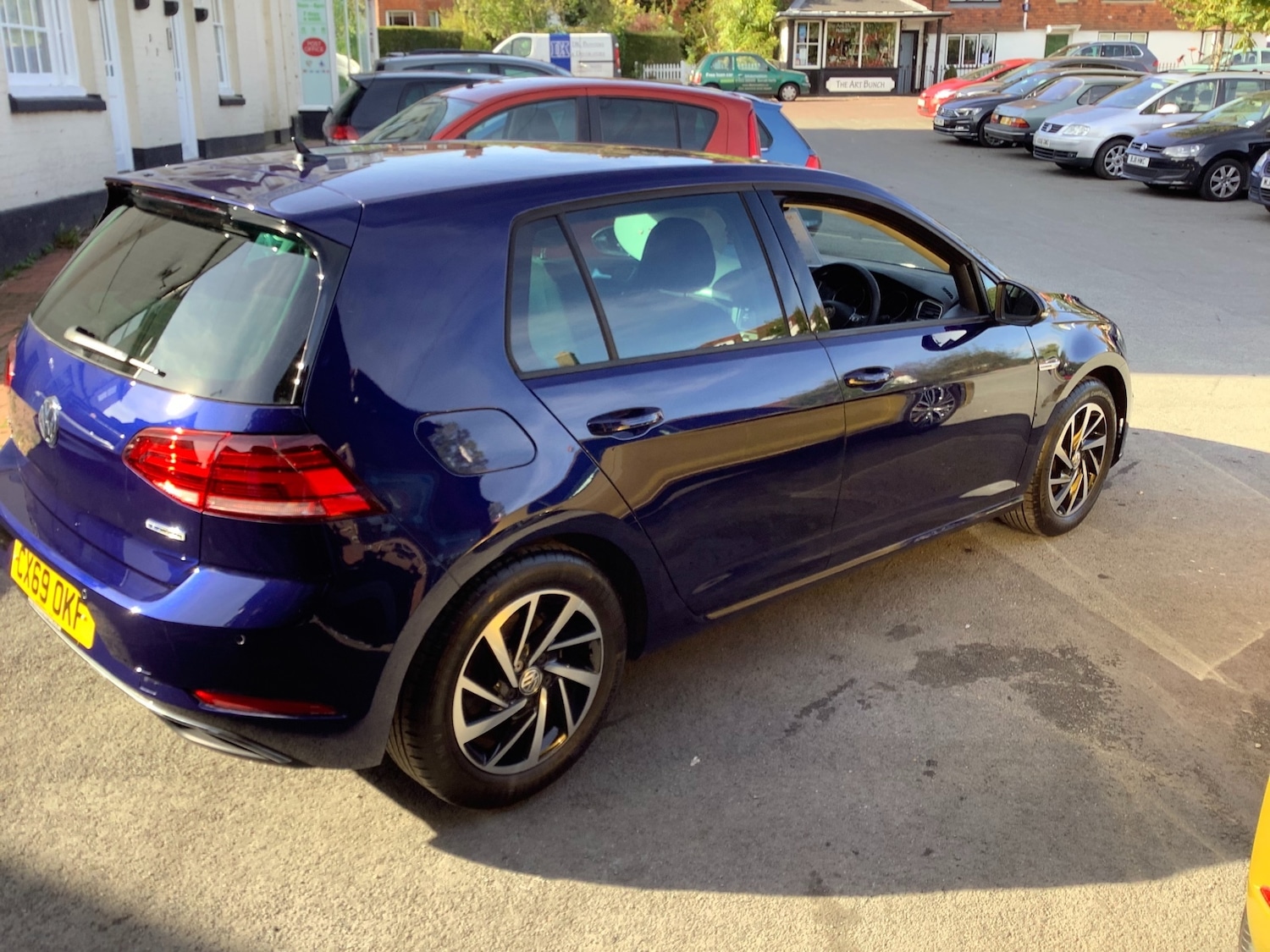 Used Volkswagen Golf 2019 for sale - 77771179: Photo 2