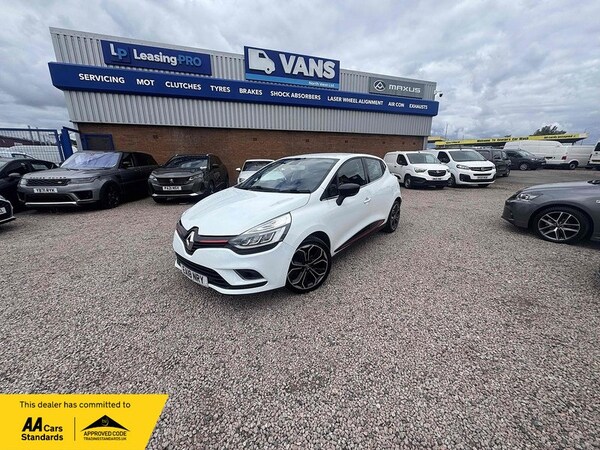 Used Renault Clio 2018 for sale - 75545944: Photo 2