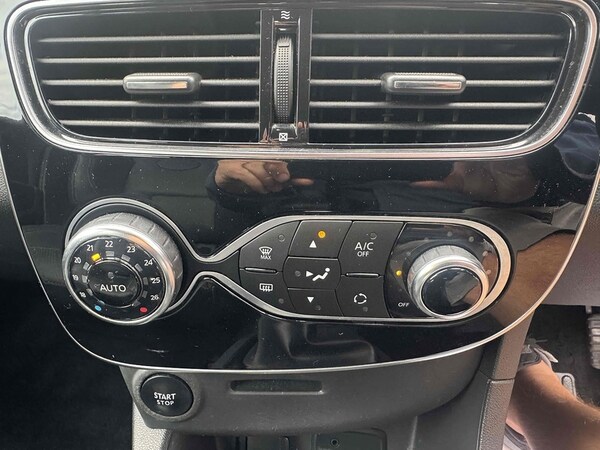 Used Renault Clio 2018 for sale - 75545944: Photo 38