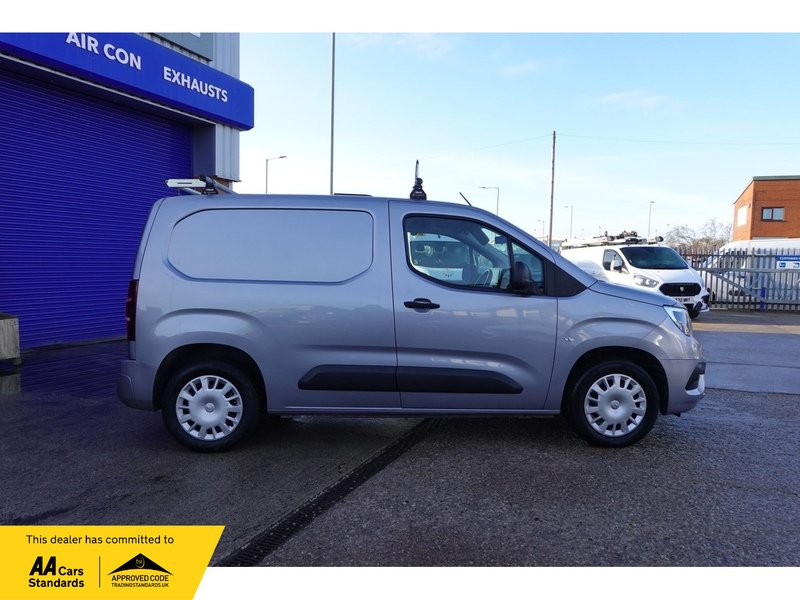 Used Vauxhall Combo 2022 for sale - 76831652: Photo 2