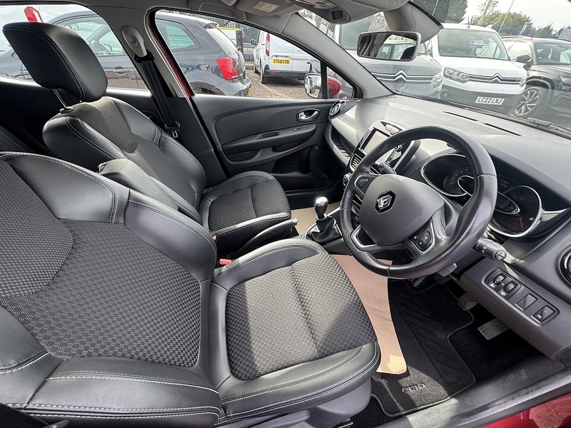 Used Renault Clio 2018 for sale - 76287994: Photo 32