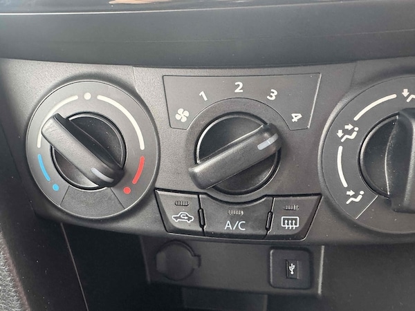 Used Suzuki Swift 2015 for sale - 75545939: Photo 35