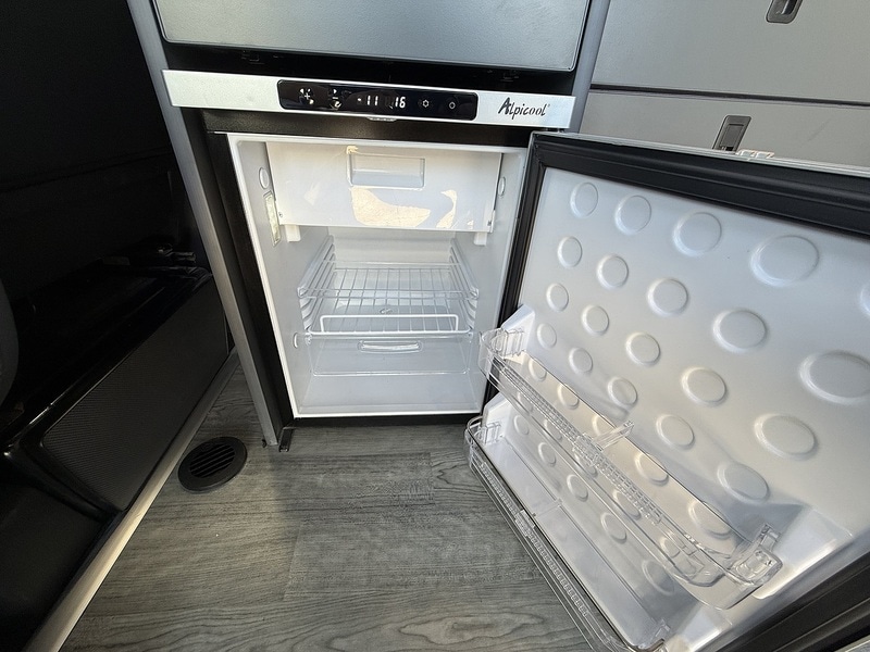 Used Volkswagen Transporter for sale - 77776309: Photo 32