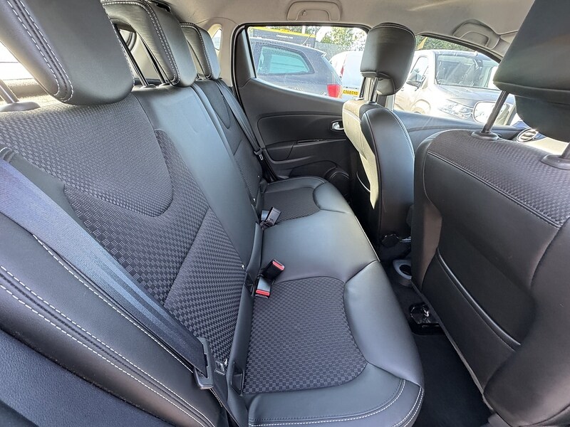 Used Renault Clio 2017 for sale - 76288022: Photo 32