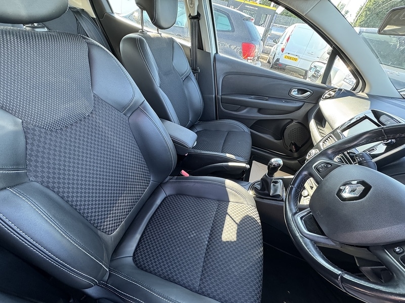 Used Renault Clio 2017 for sale - 76288022: Photo 33