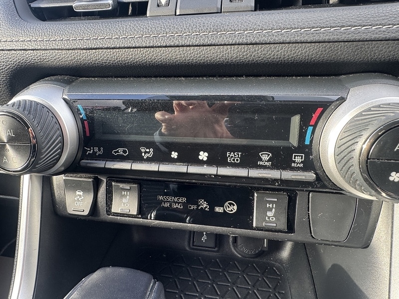 Used Toyota RAV4 2021 for sale - 76510336: Photo 27