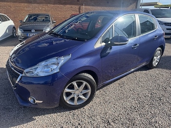 Used Peugeot 208 2015 for sale - 75897418: Photo