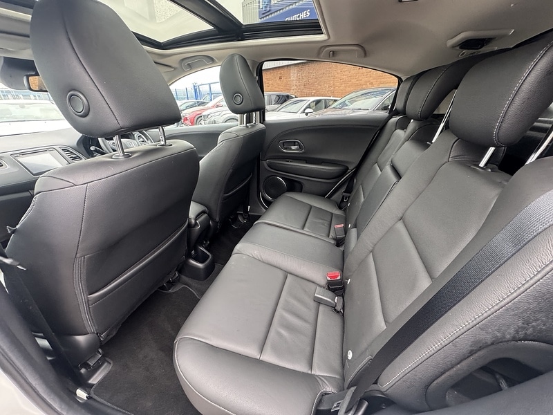 Used Honda HR-V 2015 for sale - 76320283: Photo 9