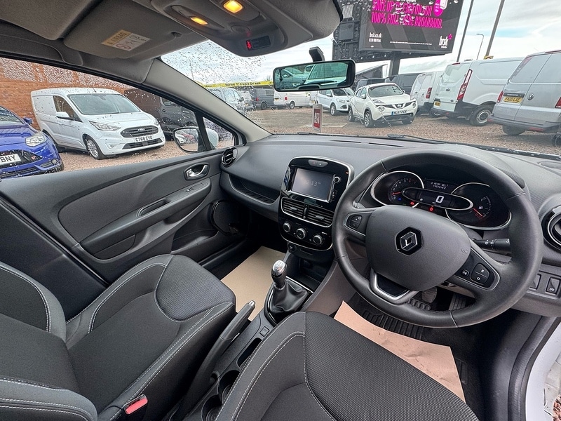 Used Renault Clio 2018 for sale - 76863551: Photo 18