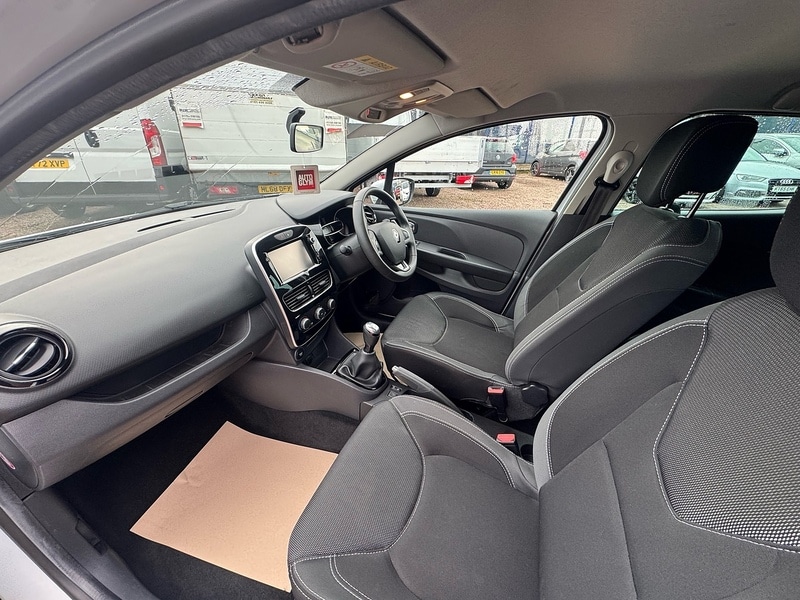 Used Renault Clio 2018 for sale - 76863551: Photo 26
